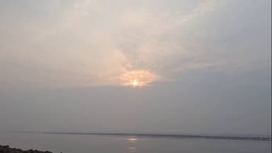 ज़मानिया: गाजीपुर में अचानक बदला मौसम का मिजाज, आसमान में छाए बादल और बढ़ी ठंड