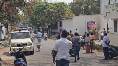 திருப்பூர் தெற்கு: ஐந்து சாலை சந்திப்பு பகுதியில் 90 சதவீதம் எந்த நிலையில் பெண் சடலம் மீட்பு - போலீசார் விசாரணை , பரபரப்பு