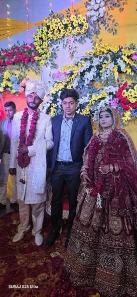 हमारे मित्र singhwara live darshan के रिपोर्टर भाई Kundan Gupta संग Khushbu Gupta जी
को वैवाहिक जीवन में प्रवे...