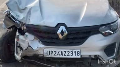 दातागंज: म्याऊं हनुमान मंदिर के पास कार ने टैंपो में मारी टक्कर, तीन लोग हुए घायल