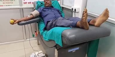 डंडई: समाजसेवा की मिसाल: ‘मत्स्य मित्र’ नरेश प्रजापति ने 17वीं बार किया रक्तदान