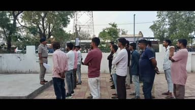 દેવગઢબારીયા: પીપલોદ પોલીસ દ્વારા પો.સ્ટે વિસ્તારમાં કાર્યરત ડી.જે. સંચાલકો અને તેમના ઓપરેટરો સાથે બેઠક યોજાઈ