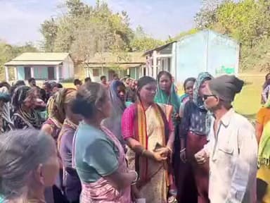 কাঞ্চনপুর: যুবরাজনগরের বালিধুম এডিসি ভিলেজ এলাকায় জি রাম জি এর উপর আয়োজিত এক কর্মশালায় উপস্থিত প্রাক্তন বিদায়িকা