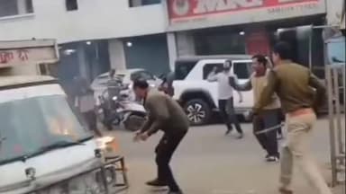 बेगमगंज: बेगमगंज में कांग्रेस का उग्र प्रदर्शन, मंत्रियों के पुतले जलाए, पुलिस से हुई खींचतान