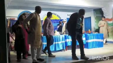 রতুয়া ১: টেলিস্কোপ এর মাধ্যমে রতুয়া বিজ্ঞান কেন্দ্রের উদ্যোগে ছাত্রছাত্রীদের মহাকাশ বিষয়ে অবগত করানোর কর্মসূচি