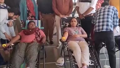 હિંમતનગર: હિંમતનગર તાલુકાના બેરણા ખાતે સ્વૈચ્છિક રક્તદાન કેમ્પનું સફળ આયોજન કરવામાં આવ્યું હતું,