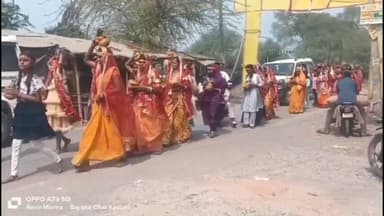 सहदेई बुजुर्ग: सहदेई बुजुर्ग में 551 कन्याओं की भव्य कलश यात्रा के साथ पंचकुण्डीय गायत्री महायज्ञ का शुभारंभ