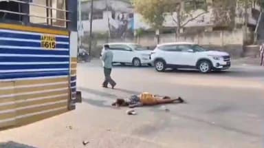 అన్నవరంలో ఆర్టీసీ బస్సు బైక్ ను ఢీకొట్టడంతో పురోహితుడి మృతి, మరొకరికి గాయాలు