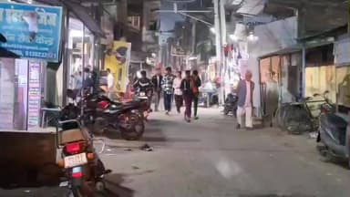 हथुआ: मैट्रिक परीक्षा और रमजान से हथुआ बाजार में उमड़ी भीड़, हरी सब्जियों के दाम बढ़े