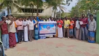 திண்டுக்கல் மேற்கு: 3 அம்ச கோரிக்கைகளை வலியுறுத்தி சுமை தூக்கும் தொழிலாளர்கள் தமிழ்நாடு நுகர்வோர் வாணிபக் கழக மண்டல அலுவலகத்தை முற்றுகையிட்டு ஆர்ப்பாட்டம்