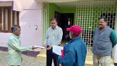 गारू: बारेसार रेंजर तरुण कुमार सिंह को अतिरिक्त प्रभार मिलने पर ग्रामीणों ने डीएफओ कुमार आशीष को दिया आवेदन