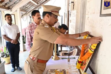 दि.19/02/2026 रोजी छत्रपती शिवाजी महाराज जयंती रत्नागिरी पोलीस दलामार्फत साजरी करण्यात आली. सदर प्रसंगी पोलीस अधीक्षक का...