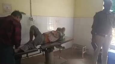 बोरियो: बीचपुरा चेक नाका के पास तेज रफ्तार पिकअप पलटी, चालक और उपचालक घायल