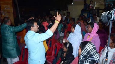 नामकुम: भट्ठी मुहल्ला में कांग्रेस समर्थित मेयर उम्मीदवार रमा खलखो के समर्थन में जनसंपर्क अभियान चलाया गया