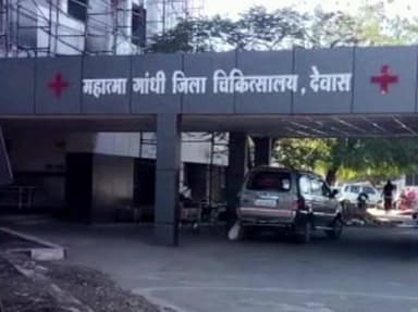 टोंकखुर्द: संकल्प से समाधान अभियान के तहत टोंकखुर्द में स्वास्थ्य शिविर का आयोजन