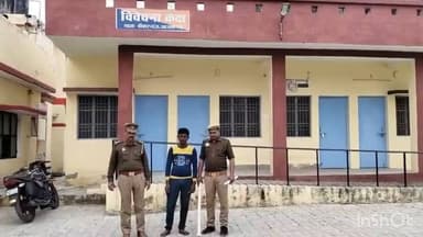 मार्टिनगंज: दीदारगंज पुलिस ने हत्या के प्रयास के आरोपी को पुष्पनगर चौराहा से गिरफ्तार कर जेल भेजा