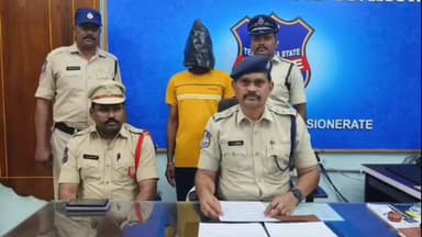 రామగుండం: కత్తితో దాడి ముగ్గురికి తీవ్ర గాయాలు., నిందితుని అరెస్టు చూపిన ఏసిపి రమేష్