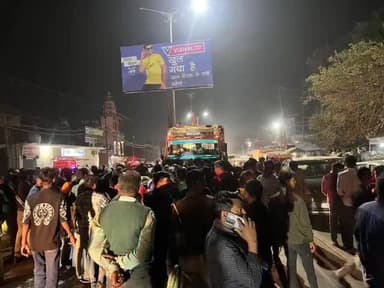 करछना: चाका स्थित सामुदायिक स्वास्थ्य केंद्र में नसबंदी ऑपरेशन के बाद महिला की मौत, परिजनों ने हंगामा करते हुए किया चक्का जाम