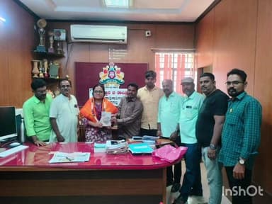 ಹಾನಗಲ್: ಪಟ್ಟಣದಲ್ಲಿ ಪತ್ರಕರ್ತರ ಸಂಘದಿಂದ ತಹಸೀಲ್ದಾರ್ ರೇಣುಕಾ ಎಸ್ ಅವರಿಗೆ ಸನ್ಮಾನ