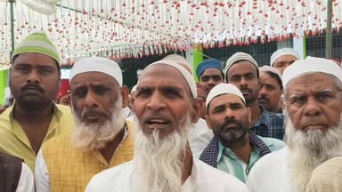 इंदरगढ़ मस्जिद पर जानकारी देते हुए
#virelvideoreels #spdatia #datia #indergarh #fb