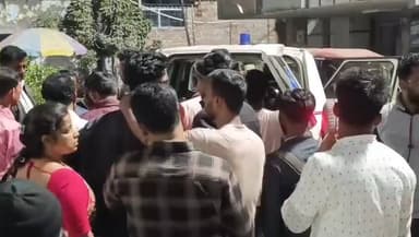 ক্যানিং ১: ক্যানিং কালী মন্দির এলাকায় বাইকের ধাক্কায় গুরুতর জখম এক পথচারী মহিলা