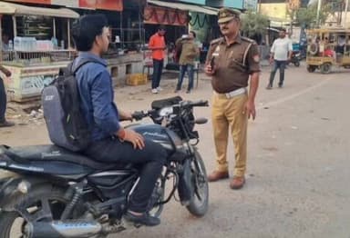 सुल्तानपुर: हेलमेट नहीं तो चालान तय, सड़क सुरक्षा माह में सुलतानपुर पुलिस का बड़ा अभियान