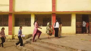 खुलताबाद: कॉपीला लगाम, दहावीला कडक पहारा; सीसीटीव्ही व भरारी पथकाच्या छायेत पहिला मराठी विषयाचा पेपर!