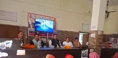 बांसडीह: बेरूवारबारी डवकरा हाल में शासन के निर्देशन पर आंगनबाड़ी कार्यकर्ताओं का तीन दिवसीय प्रशिक्षण शिविर आयोजित किया गया