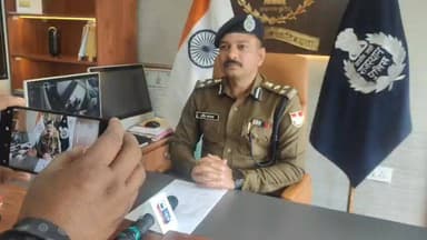 #जिला_पुलिस_अधीक्षक_ने_250_गुमशुदा_मोबाइल_परिवादियों_को_सौंपे
#डीग______
जिला पुलिस अधीक्षक, डीग ओम प्रकाश मीना के निर्...