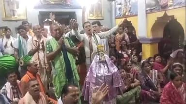 ଭଟଲି: ପଶ୍ଚିମ ଓଡିଶାର ଶ୍ରୀକ୍ଷେତ୍ର ଭଟଲି ଦଧିବାମନ ମନ୍ଦିର ରେ ଦଧିବାମନ ମହାପ୍ରଭୁ ଙ୍କ ସନ୍ଧ୍ୟାଆଳତୀ ରେ ଆଜି ଦର୍ଶନ କଲେ ଶହ ଶହ ଭକ୍ତ