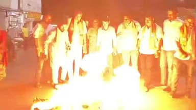 જૂનાગઢ: આઝાદ ચોક ખાતે ભાજપ યુવા મોરચાનો હલ્લાબોલ, રાહુલ ગાંધીના પુતળાનું દહન કરી નોંધાવ્યો ઉગ્ર વિરોધ