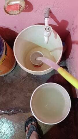 विवेक खंड 2 गोमती नगर क्षेत्र में पाइप लाइन के द्वारा गन्दा ओर सीवर वाला पानी आ रहा है