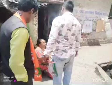 বালি-জগাছা: মধ্য হাওড়া চার নম্বর মন্ডল বিজেপির পক্ষ থেকে পৌরসভার ৩৭ নম্বর ওয়ার্ডে গৃহ সম্পর্ক অভিযান কর্মসূচি