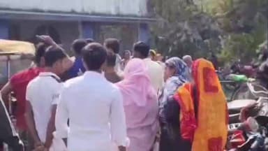 বাসন্তী: ভাঙ্গড়ে যুব সাথী ক্যাম্পে উত্তেজনা, অফিসারকে ঘিরে বিক্ষোভ ঘটনাস্থলে পুলিশ, বাসন্তী থেকে প্রতিক্রিয়া বিজেপি।