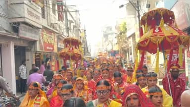 बेतिया: संतोषी माता मंदिर में आज से प्राण प्रतिष्ठा महायज्ञ शुरू, भव्य कलश यात्रा निकाली गई