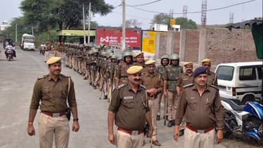 कुशलगढ़: कुशलगढ़ में आगामी पंचायती राज चुनाव व त्यौहार को देखते हुए पुलिस ने निकाला फ्लैग मार्च, सतर्कता बरती