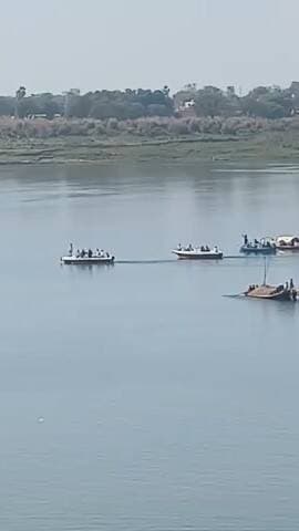 करछना: बसवार गांव के सामने यमुना घाट पर हवाई फायरिंग कर दहशत फैलाने वाले 6 नामजद समेत 30 अज्ञात पर दर्ज हुआ मुकदमा