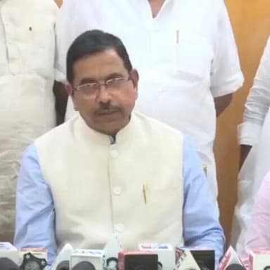 ಕಲಬುರಗಿ: ಸ್ನೇಹಮಯಿ ಕೃಷ್ಣ ಬಂಧನಕ್ಕೆ ನಗರದಲ್ಲಿ ಕೇಂದ್ರ ಸಚಿವ ಪ್ರಹ್ಲಾದ್ ಜೋಶಿ ಕಿಡಿ ಕಿಡಿ