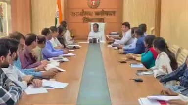 छिंदवाड़ा नगर: कलेक्टर ने कलेक्टर कार्यालय के मिनी सभा कक्ष में जिला स्तरीय मिलेट्स मेले को लेकर बैठक की