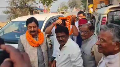 सुल्तानगंज: उत्तरी जिप सदस्य आशा जायसवाल के आवास पर पूर्व विधायक देवाशीष पटनायक समेत कई नेता पहुंचे