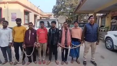 मधेपुरा: मद्य निषेध विभाग ने ज़िले के विभिन्न थाना क्षेत्रों में छापेमारी कर तस्करों और शराबियों को किया गिरफ्तार