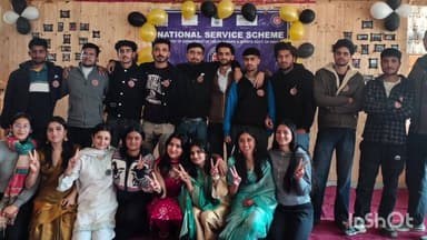 जुब्बल: सरस्वती नगर महाविद्यालय में एनएसएस शिविर के तीसरे एवं आखिरी दिन बच्चों ने चलाया स्वच्छता अभियान