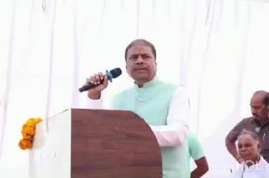 बकावंड: भाजपा की जन चौपाल में वन मंत्री केदार कश्यप ने सालेमेटा में योजनाओं की दी जानकारी