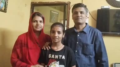 ದಾಂಡೇಲಿ: ಜಿಲ್ಲಾ ಮಟ್ಟದ ಮೌಲ್ಯ ಶಿಕ್ಷಣ ಸ್ಪರ್ಧೆಯಲ್ಲಿ ಸೈಂಟ್ ಮೈಕಲ್ ಕಾನ್ವೆಂಟ್ ಆಂಗ್ಲ ಮಾಧ್ಯಮ ಶಾಲೆಯ ವಿದ್ಯಾರ್ಥಿನಿ ವಂಶಿಕಾ ಚೇತನ್ ಶರ್ಮಾ ಪ್ರಥಮ