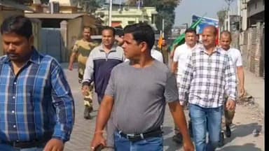 হলদিবাড়ি: চ্যাংড়াবান্ধায় বিএসএফের জনজাগরণ পদযাত্রা, স্কিল ট্রেনিংয়ের বার্তা।