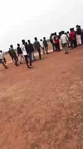 अशोकनगर डांगी काकरूआ में चल रहा क्रिकेट टूर्नामेंट में जुग्या टीम बेईमानी से बाहर निकल दिया @