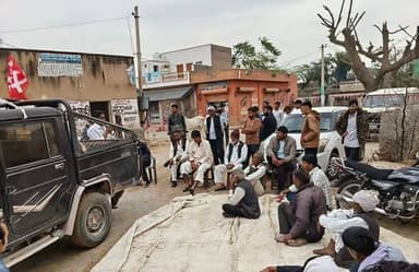 किसान महापंचायत की तैयारियां जोरों पर, गांवो में किया गया जनसंपर्क
रतनगढ़/समाचार/आगामी
25 फरवरी को रतनगढ़ एसडीएम कार्याल...