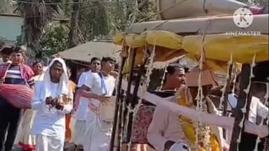 মগরাহাট ১: উস্তির হটুগঞ্জ এলাকায় এলাকাবাসী বৃন্দের পক্ষ থেকে নগর সংকীর্তন অনুষ্ঠানের আয়োজন করা হয়