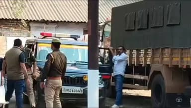 सहजनवा: नौसड़ निवासी अभिषेक सिंह की हत्या के मुख्य आरोपी, गोला के सुअरज गांव निवासी निखिल को पुलिस ने किया गिरफ्तार