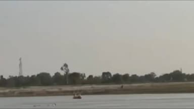 सहजनवा: नौसड़ निवासी अभिषेक सिंह की हत्या के मुख्य आरोपी, गोला के सुअरज गांव निवासी निखिल को पुलिस ने किया गिरफ्तार